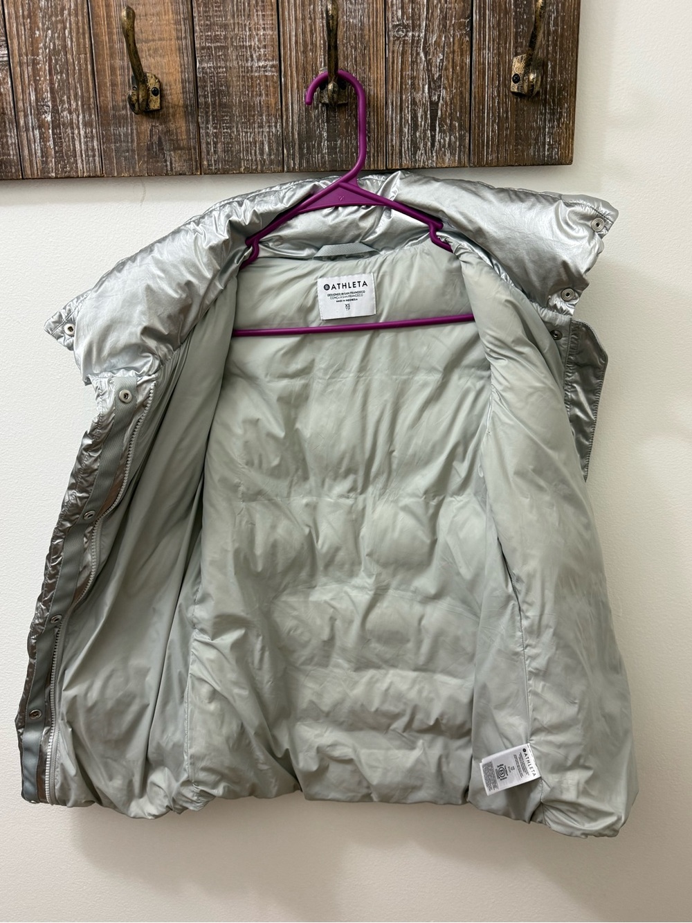 Athleta Metallic Silver Puffer Vest - Silver - Picture 5 of 9